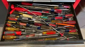 lot 582 image: Variety of Tools and Screwdrivers - Assorted Set from Craftsman