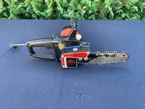 lot 598 image: Sears Craftsman Electric Chainsaw - Double Insulated