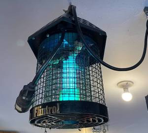 lot 631 image: Flintrol Insect Zapper - Hanging Bug Zapper Light