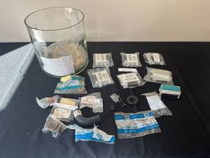 lot 410 image: Lot of Genuine General Motors and Suzuki Parts - Assorted Items