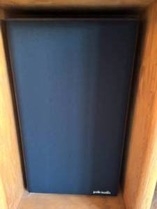 lot 481 image: Polk Audio Speakers - Set of 2 Floorstanding Speakers