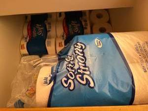 lot 489 image: Large Lot of Toilet Paper