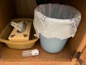 lot 494 image: Set of Household Essentials Tissue Box, Plastic Trash Can, and Nightlight