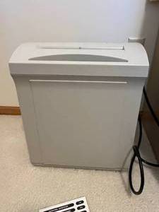 lot 501 image: Fellowes PS60 Personal Shredder - Compact and Efficient