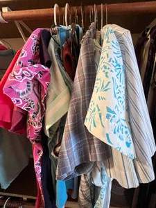 lot 509 image: Assortment of Womens Tops - Size Medium & Large