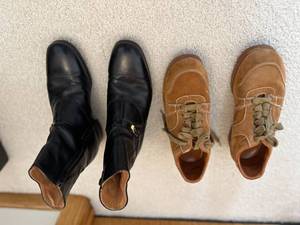 lot 517 image: Set of 2 Pairs of Womens Shoes - Suede Sneakers and Black Ankle Boots
