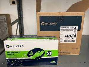 lot 67 image: 1 Case (2000 pairs per case) NEW Halyard 44792 Flexaprene Green Powder-Free Exam Gloves - Size XS