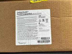 lot 76 image: 1 Case (300 each) NEW Cardinal Health AT54535 Single-Use Non-Sterile Duckbill Surgical Mask with Anti-Fog Foam