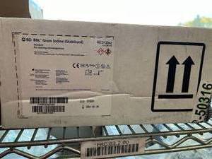 lot 83 image: 1 Case (4 each) NEW BD 212542 250mL BBL Gram Iodine (Stabilized)