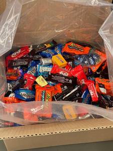 lot 44 image: Assorted Chocolate Candy Mix 15 Pounds