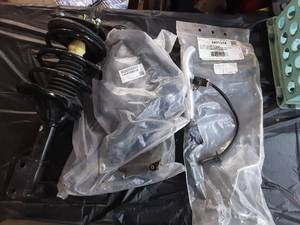 lot 59 image: new auto parts unknown fitment (see pics for part numbers)