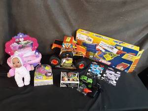 lot 35 image: Assortment of Boys and Girls Toys