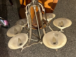lot 84 image: Ceiling 6 bulb Light & Lazy Susan End Table