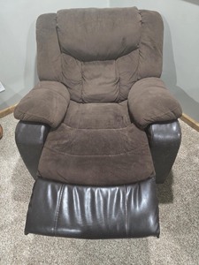 lot 76 image: LeatherSuede Reclining Chair & Wooden Clock