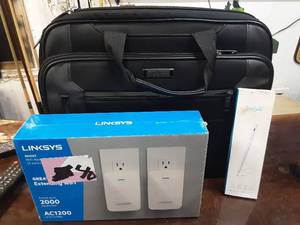lot 40 image: Unopened Wifi Extender with Laptop Bag and Stylus