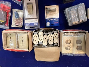 lot 96 image: Assortment of Electrical Supplies