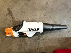 lot 98 image: Stihl Battery Powered Leaf Blower (No Battery)