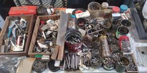 lot 105 image: Large lot of hand tools and hardware