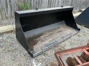 7 Case Skid Material Bucket