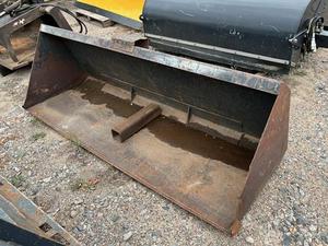 7 Skid snow bucket
