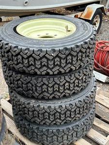 Skid SNOW TIRES