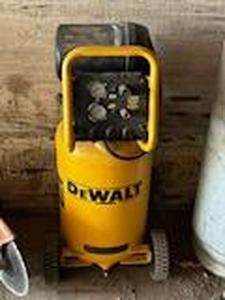Dewalt 15 Gallon Upright Air Compressor