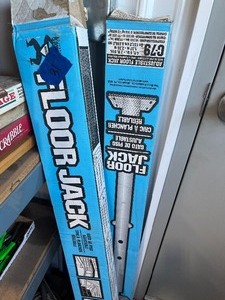 2 Floor Jacks
