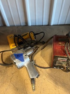 Impact  Staple Gun & Battery Charger