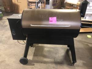 lot 42 image: Traeger Wood Grill and smoker Customer Returns See Pictures