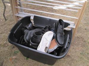 lot 87 image: Tote of assorted mens and womens ...