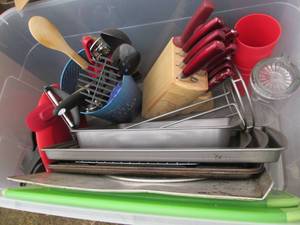 lot 92 image: Red Hampton Forged knife set with b...