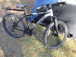 lot 9 image: Mens Schwinn Shimano AL comp bicyc...