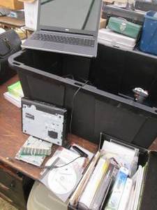 lot 19 image: Dell laptop, Panasonic CDDVD playe...