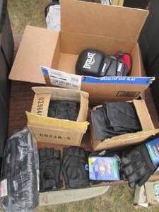 lot 20 image: Multiple pairs mens Medium heavy d...
