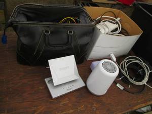 lot 23 image: Wireless internet router, Doss Blue...