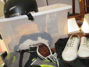 lot 62 image: Giro goggles helmet, outdoor resear...