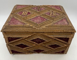 lot 7 image: Vintage TRAMP ART Wooden Chest - Circa 1926