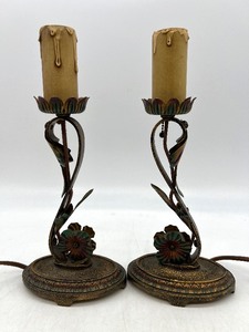 lot 27 image: Pair of Vintage Antique MOE BRIDGES Lamps