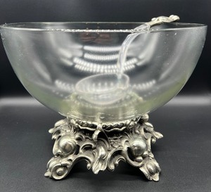 lot 87 image: Vintage PITMAN-DREITZER Colony Silver Tone Metal Punch Bowl Stand with Glass Bowl