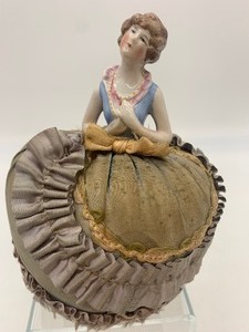 lot 56 image: Vintage Antique Porcelain HALF DOLL PINCUSHION