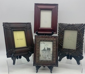 lot 111 image: 4 Picture Frames
