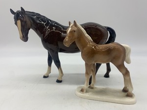 lot 113 image: 2 Beautiful BESWICKHARTWIG Vintage Horse Figurines