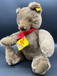 lot 147 image: Vintage STEIFF Jointed Mohair Bear - 020236
