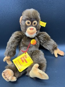 lot 150 image: STEIFF - JOCKO Monkey - 002025 - Original Tags