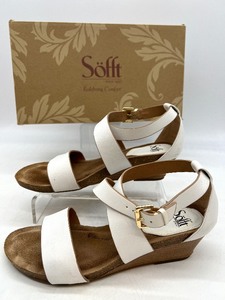 lot 216 image: SOFFT White Vita Sandal - Womens Size 9M