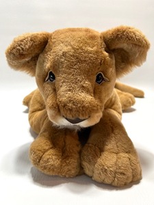 lot 181 image: FAO SCHWARZ - Carousel Plush Lioness
