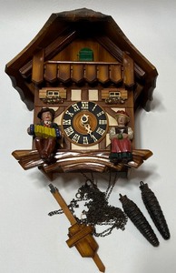 lot 231 image: Vintage UHREN HAUSER Cuckoo Clock - German