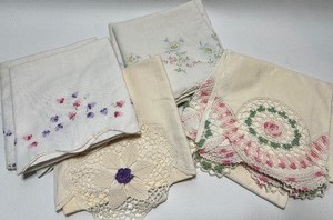 lot 239 image: Vintage Embroidered Pillow Cases - QTY 7