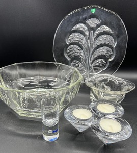 lot 246 image: Crystal Treasures including KOSTA BODA and ORREFORS
