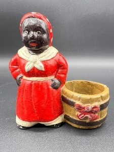 lot 260 image: Vintage Black Americana - Cast Iron Mammy Toothpick Holder
